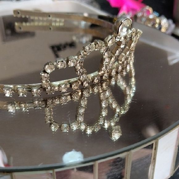 Sparkling Silver Rhinestone Tiara - Picture 8 of 8